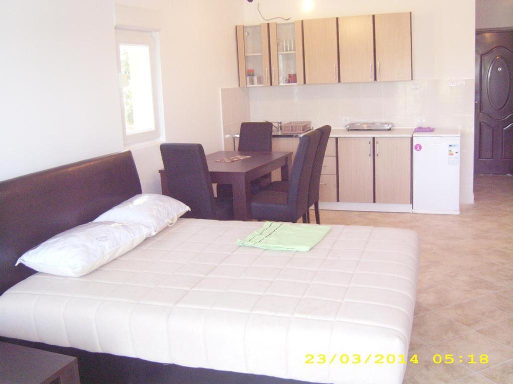 Apartmani Vukovic Tivat Bagian luar foto