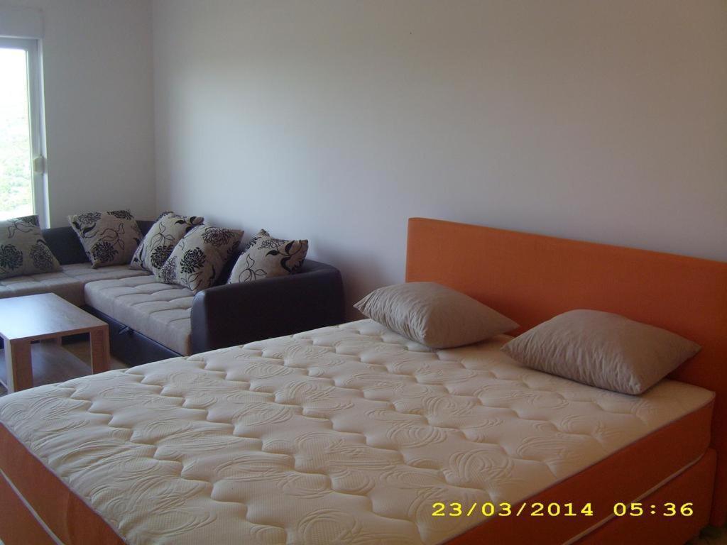Apartmani Vukovic Tivat Bagian luar foto
